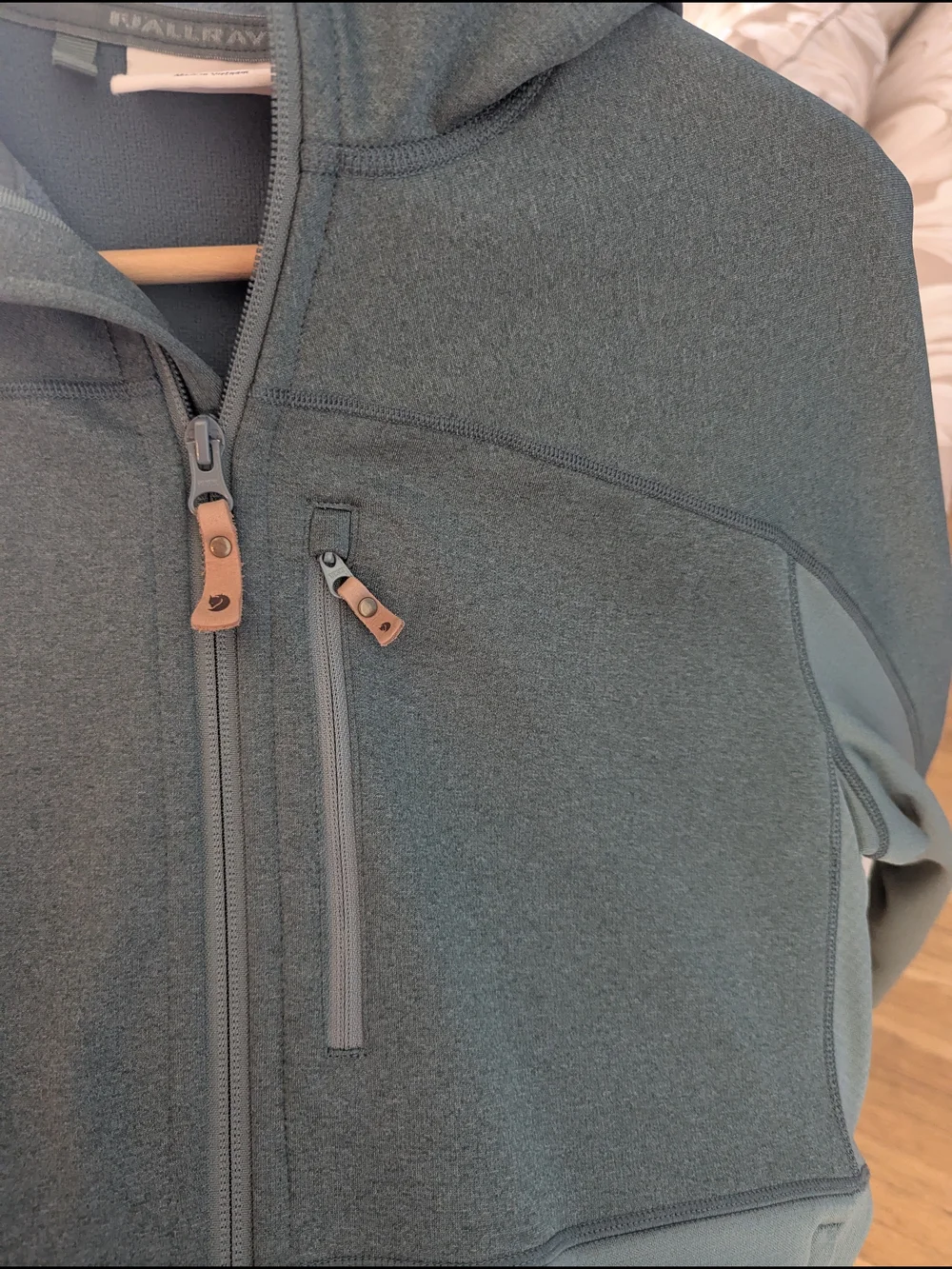 Fjallraven Women's Abisko Trail Fleece, Patina Green, XL (or looser Medium) - Picture 4 of 11